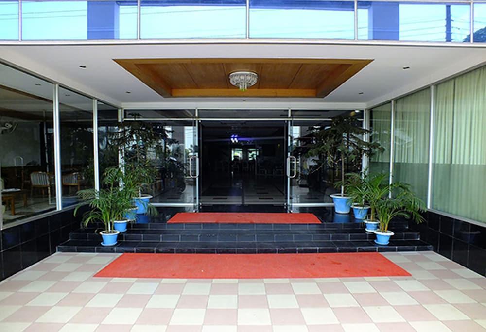 Uni Resort Cox's Bazar Exterior photo